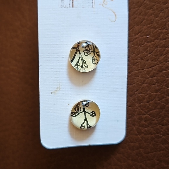3/$30 JOEY FIVE CENTS Vintage Floral Print Cabochon Post Earrings - Picture 2 of 5